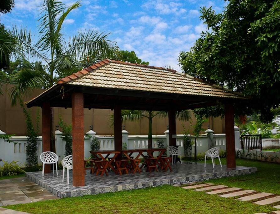 Tamarind Heritage Holiday Home アンガマリー エクステリア 写真